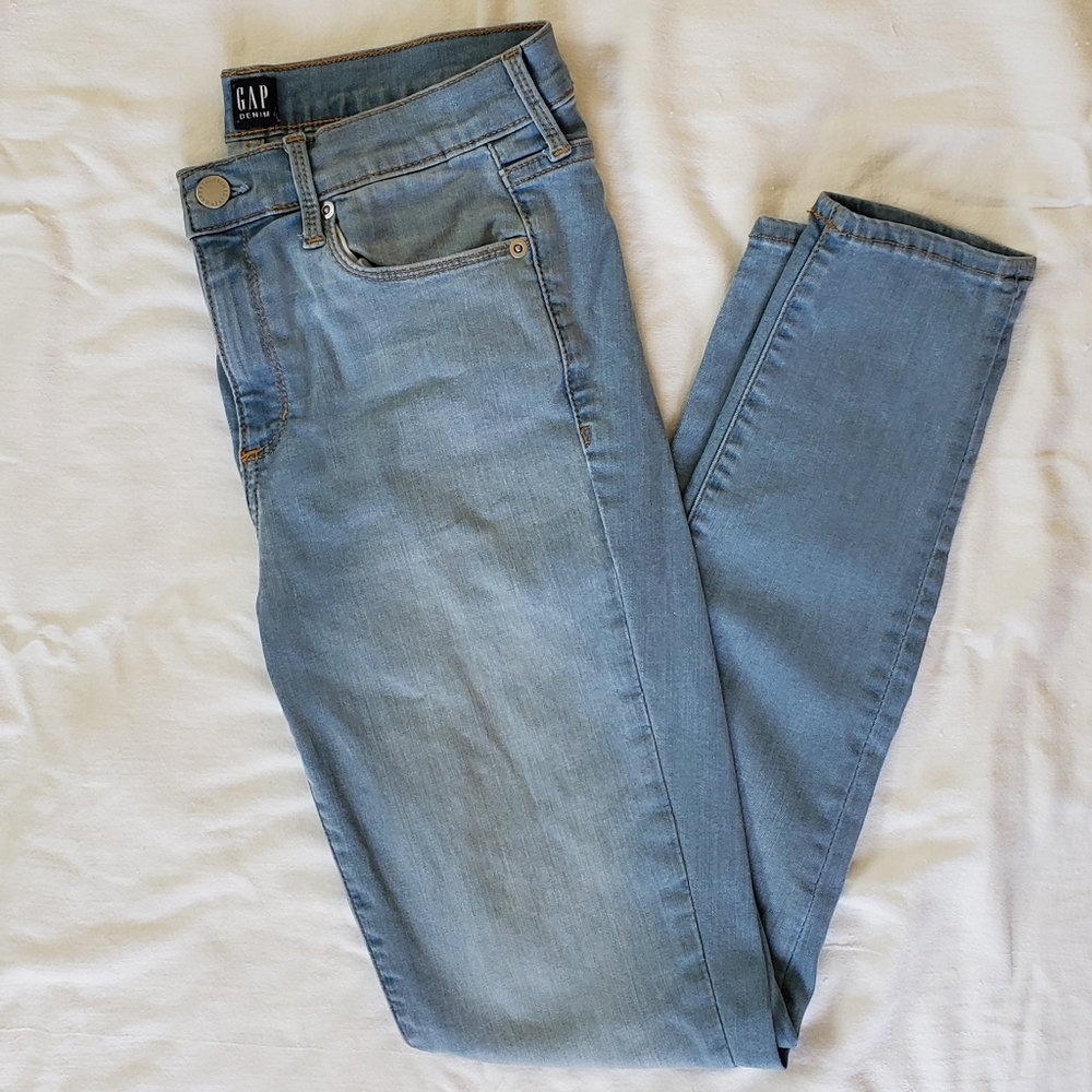 GAP Mid Rise Light Indigo Wash True Skinny Jeans